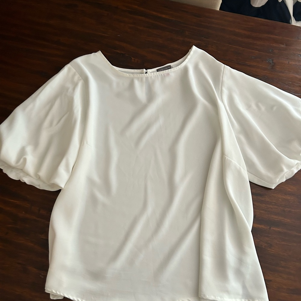Vince Camuto 3x white crepe puff sleeve blouse